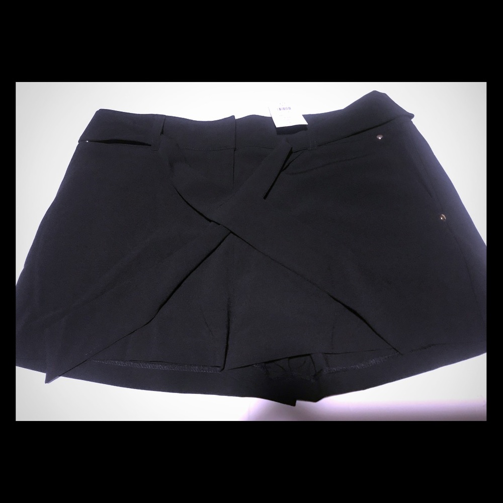 NWT Black Cache Shorts